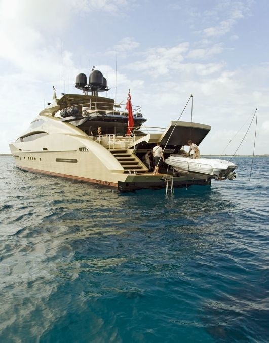 who owns hokulani yacht